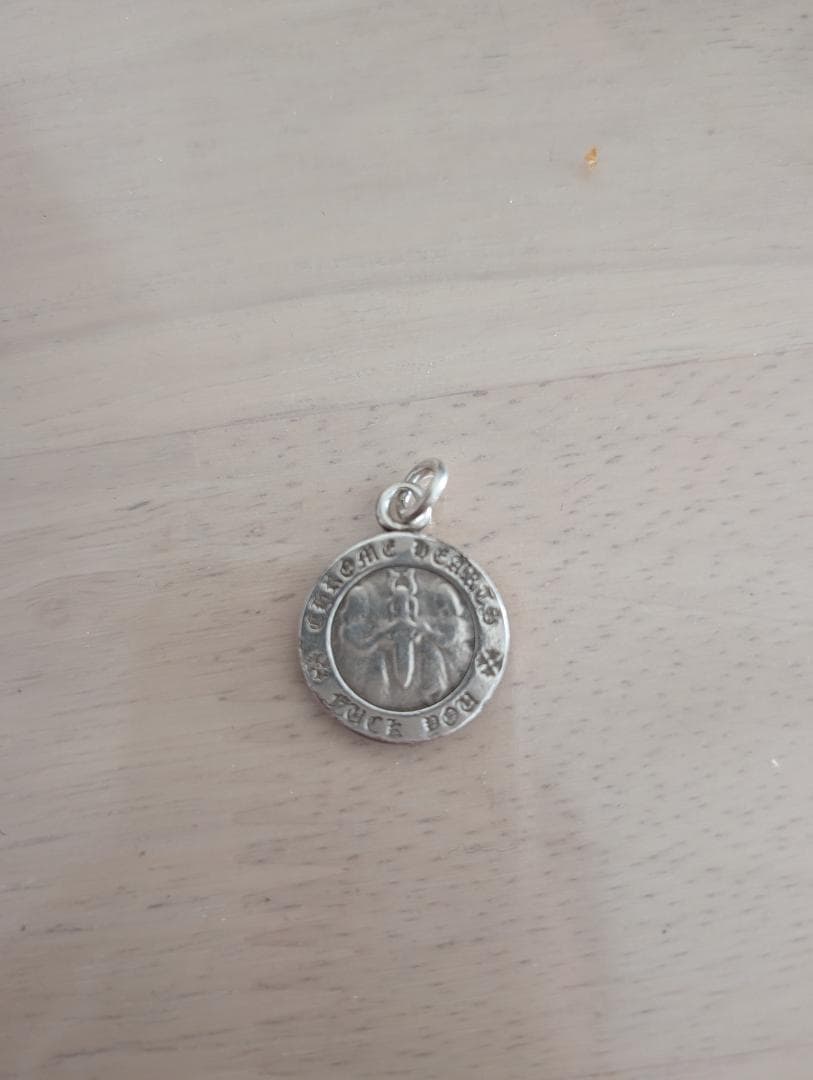 Chrome Hearts メダル型ネックレス