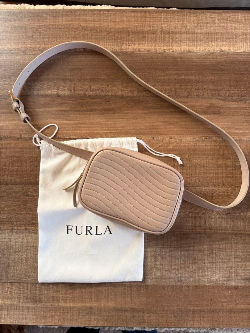 FURLA ベージュ ボディバッグ　ウエストバッグ　2way