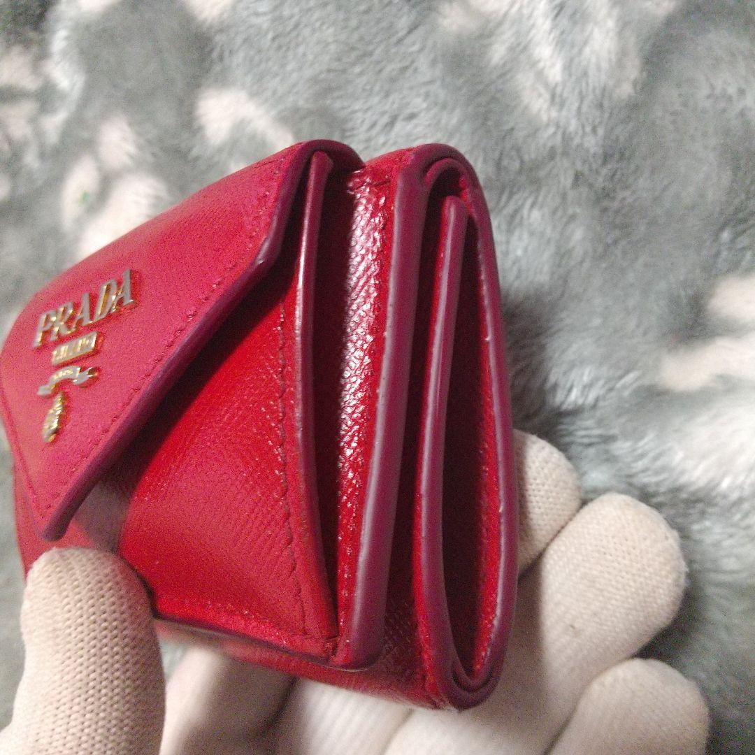 プラダPRADA　サフィアーノ コンパクトウォレット レッド系