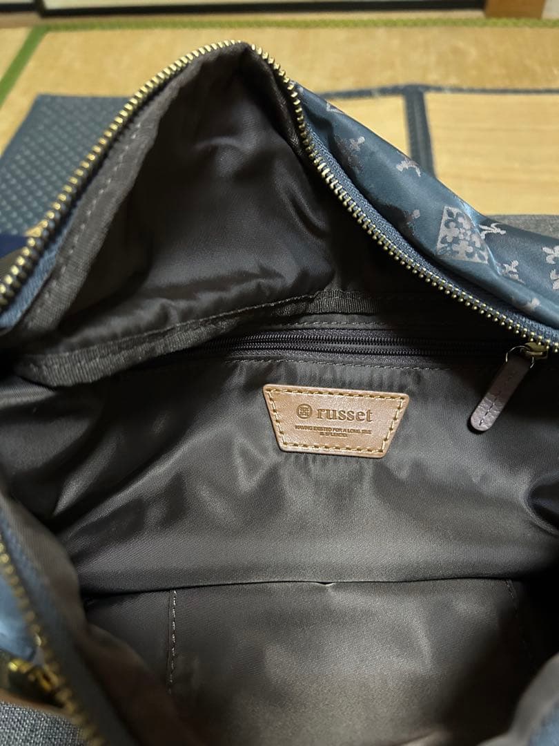 美品‼️russet ボディバッグ・ウエストポーチ グレー