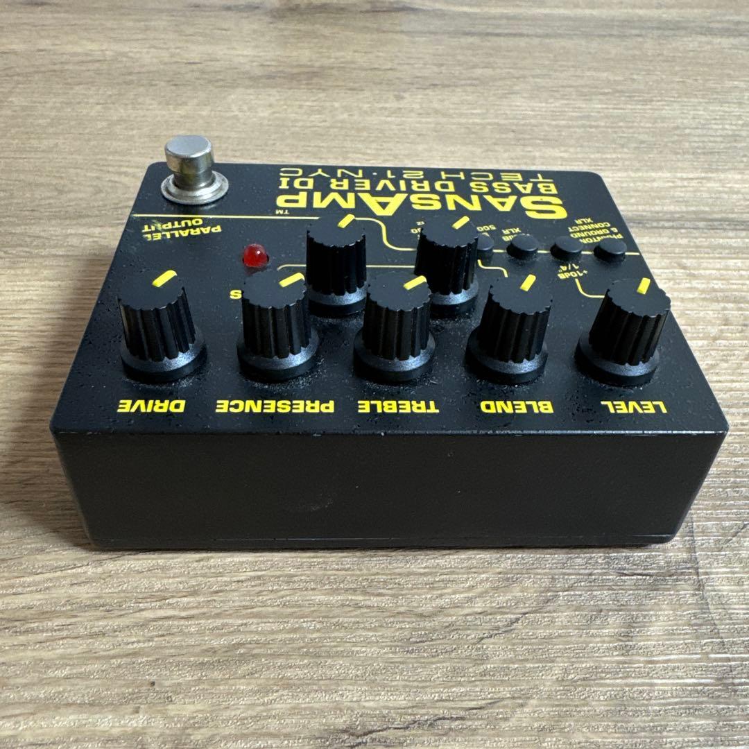 ベース TECH21 SANSAMP BASS D DI V2