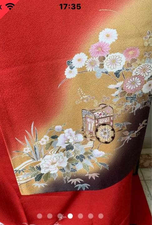 正絹　赤地に花、御所車柄　本振袖