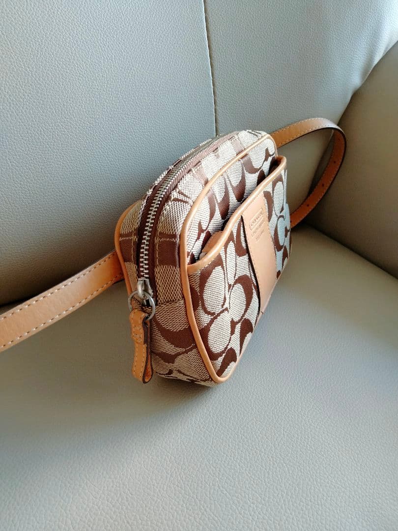 【美品未使用】』COACH ウエストポーチ シグネチャー ベージュ キャンバス