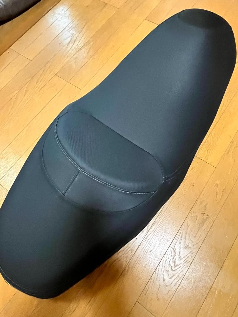 ローダウンシート　【XMAX250】【トリシティ300】　【送料込み】