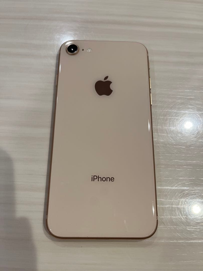 Apple iPhone 8 ゴールド 本体　64GB