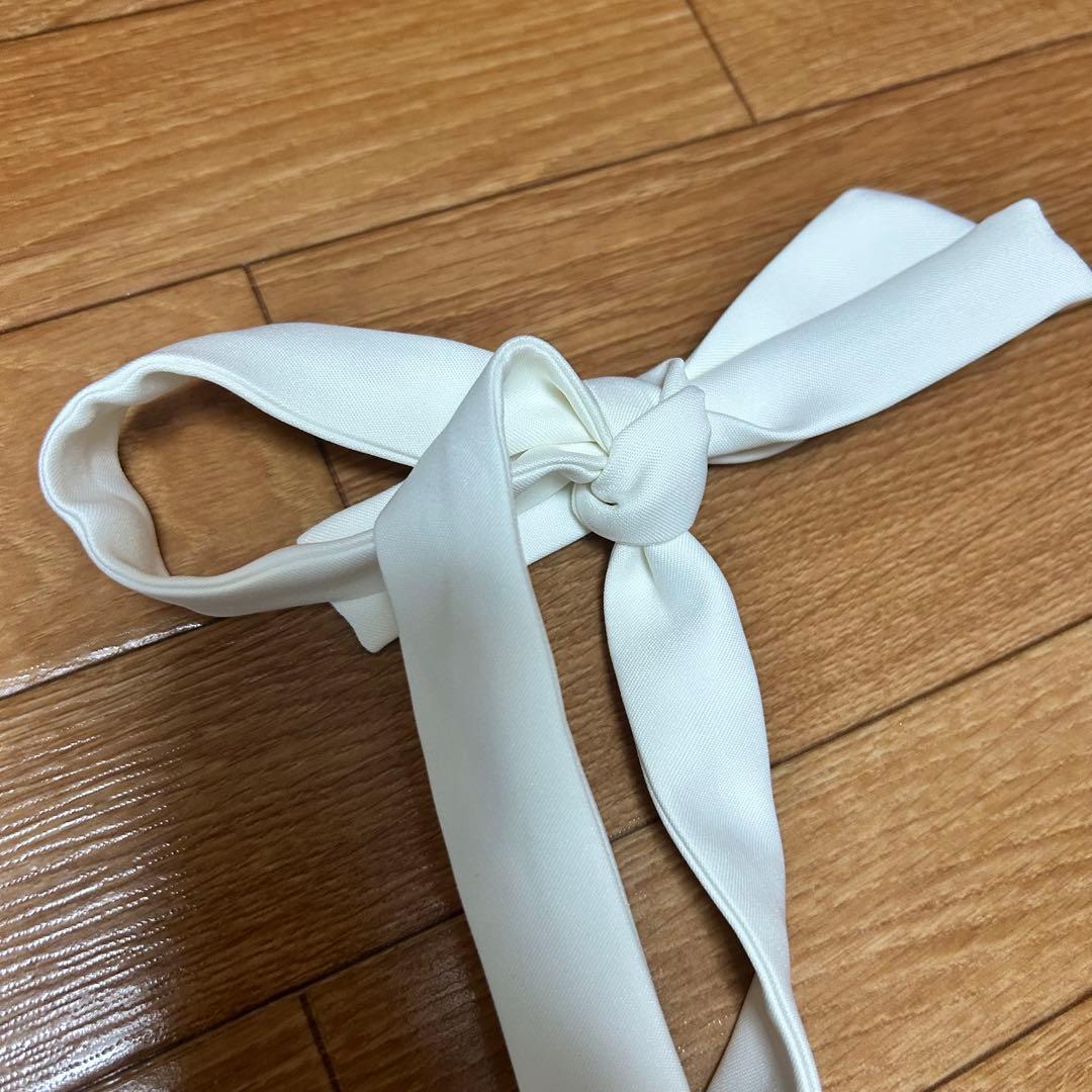 完売品/美品✨シェリエ sheller ショルダーリボンサテントップス ホワイト