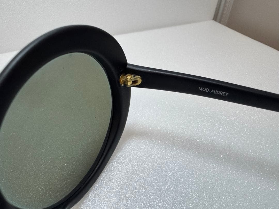 Bottega Veneta ブラック サングラス ケース付き