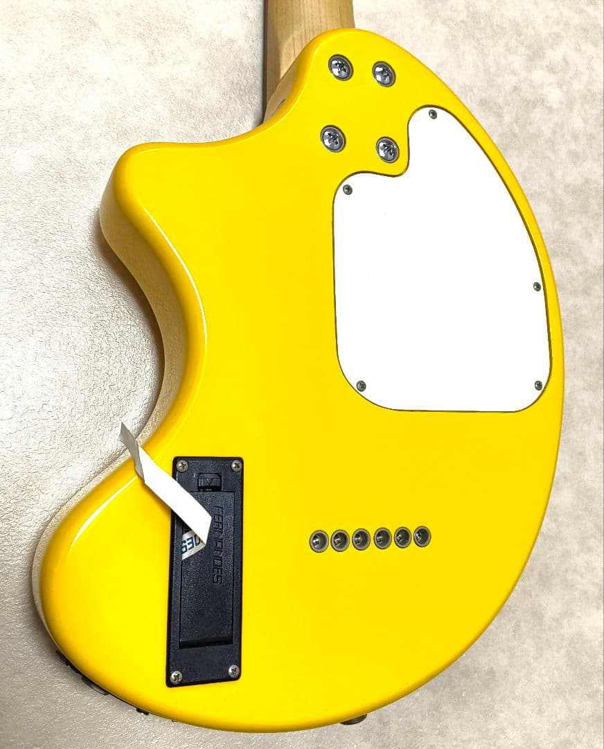 【新品同様！美品！】ZO-3 イエロー アンプ内蔵ミニギター 専用ソフトケース付