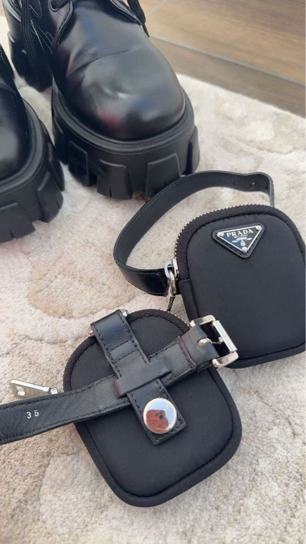 PRADA プラダ モノリス ブーツ 三角プレート ポーチつき ブラック　35