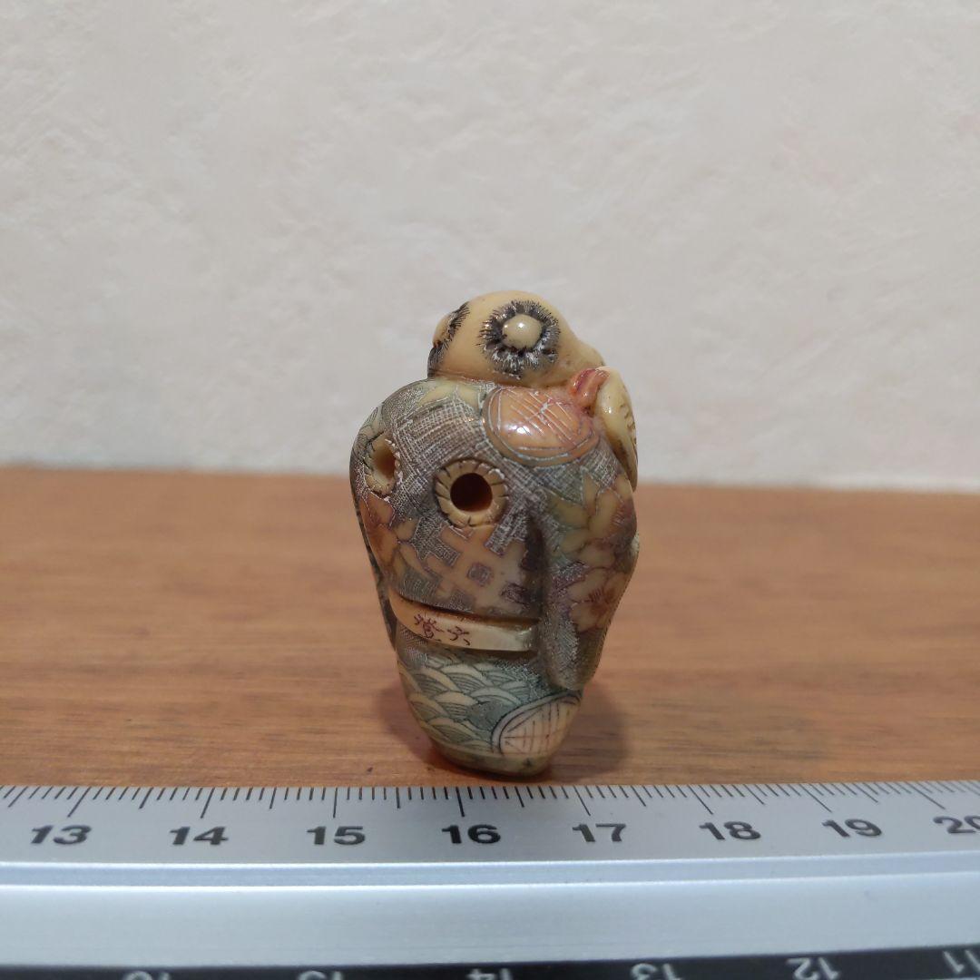 時代提物 縁起物彩色根付 天然素材 在銘【唐仙人】高さ約4.1cm 重さ約14ｇ
