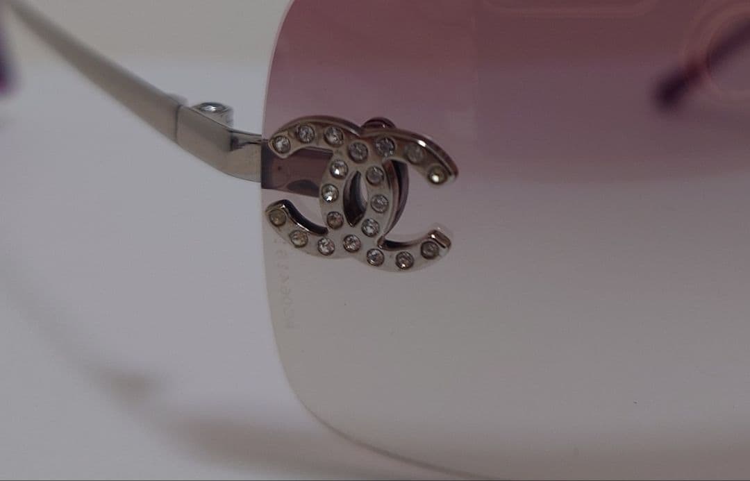 CHANEL グラデーションピンク サングラス　歪みあり
