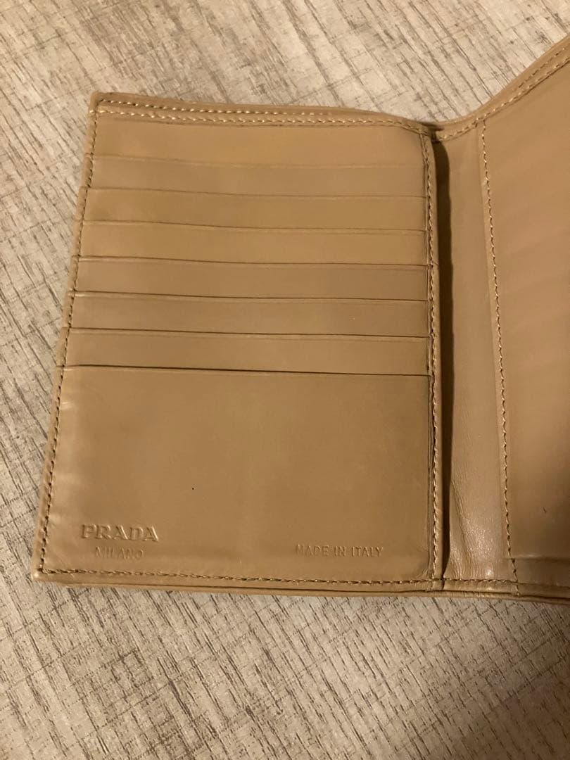 プラダ　折り財布（1-P1）