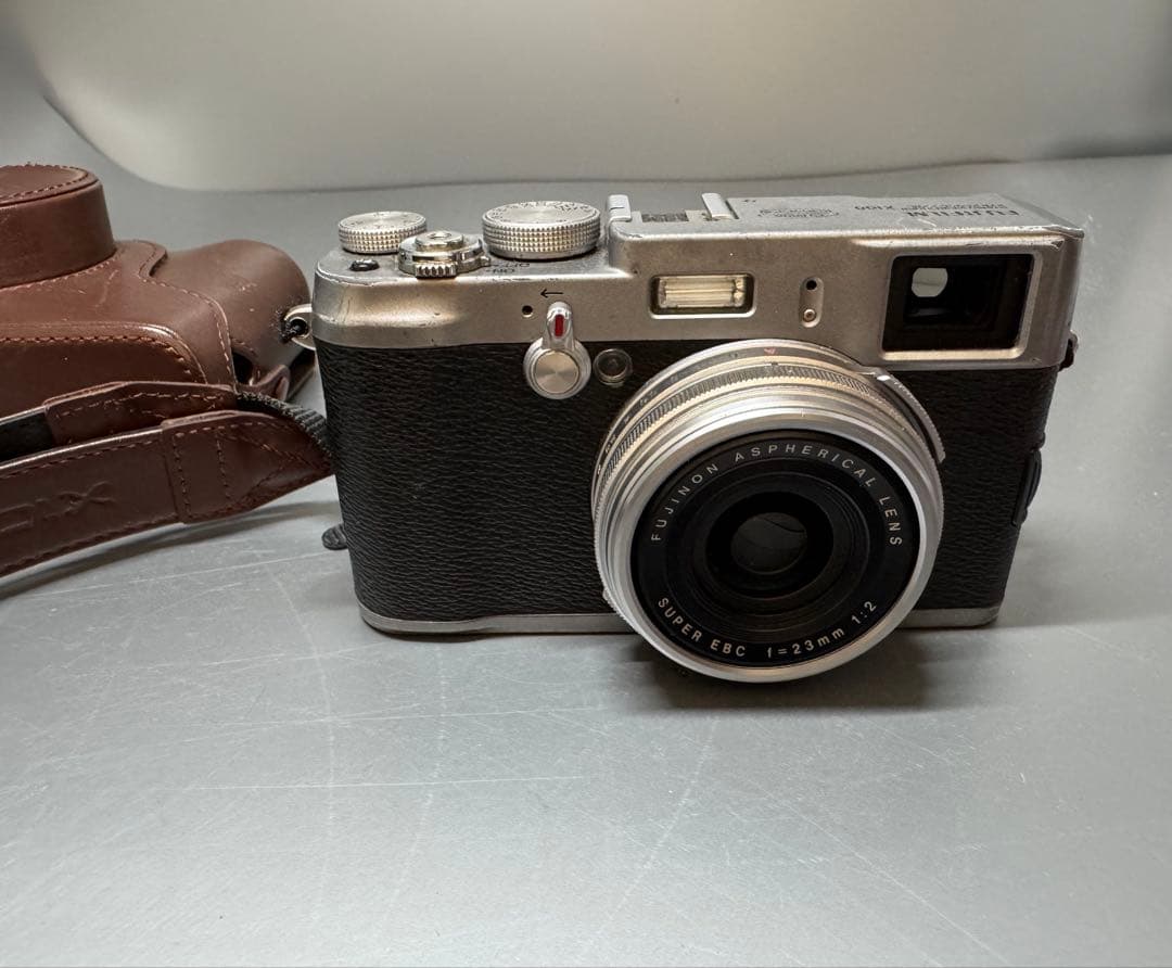 富士フイルム　FinePix X100