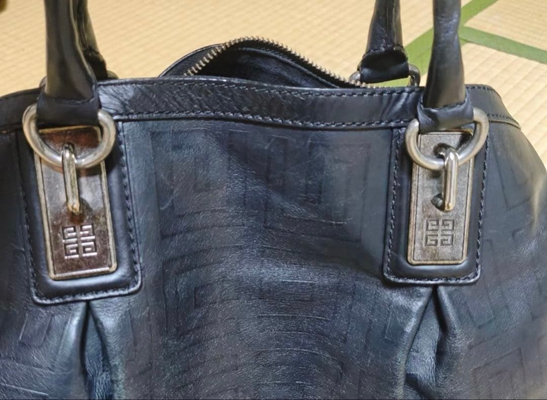 ガ*ル様 GIVENCHY Boston bag archive