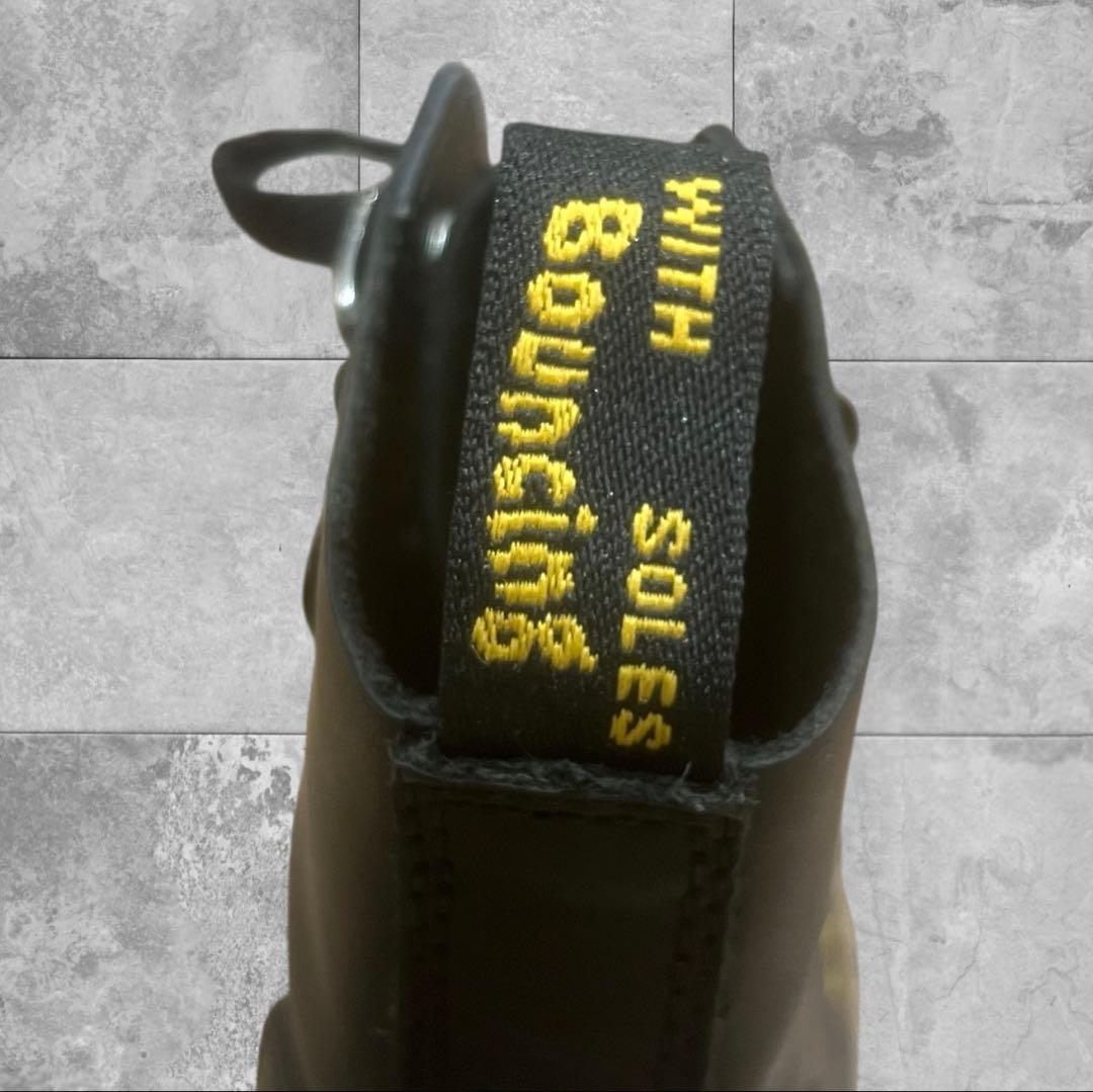 ★新品未使用★Dr.Martens ショートブーツ JESY 6ホール　定番