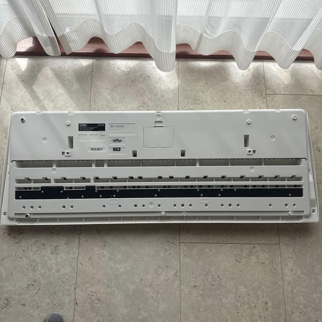 CASIO LK-515キーボード・電子ピアノ