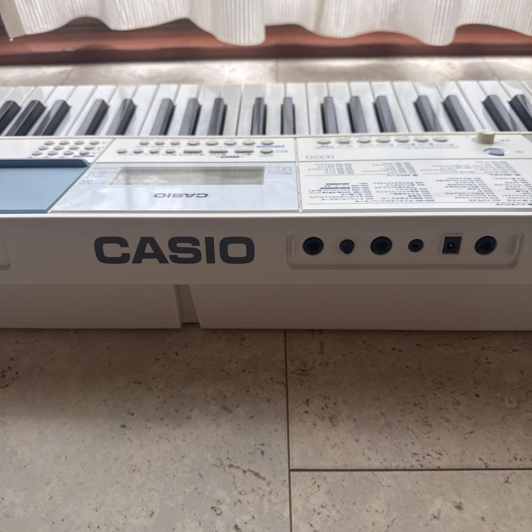 CASIO LK-515キーボード・電子ピアノ