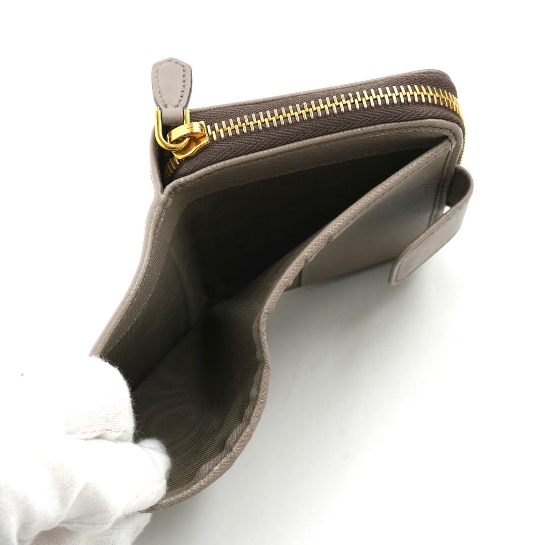 ✨未使用に近い✨　PRADA ミニ財布　サフィアーノレザー　二つ折り　グレー