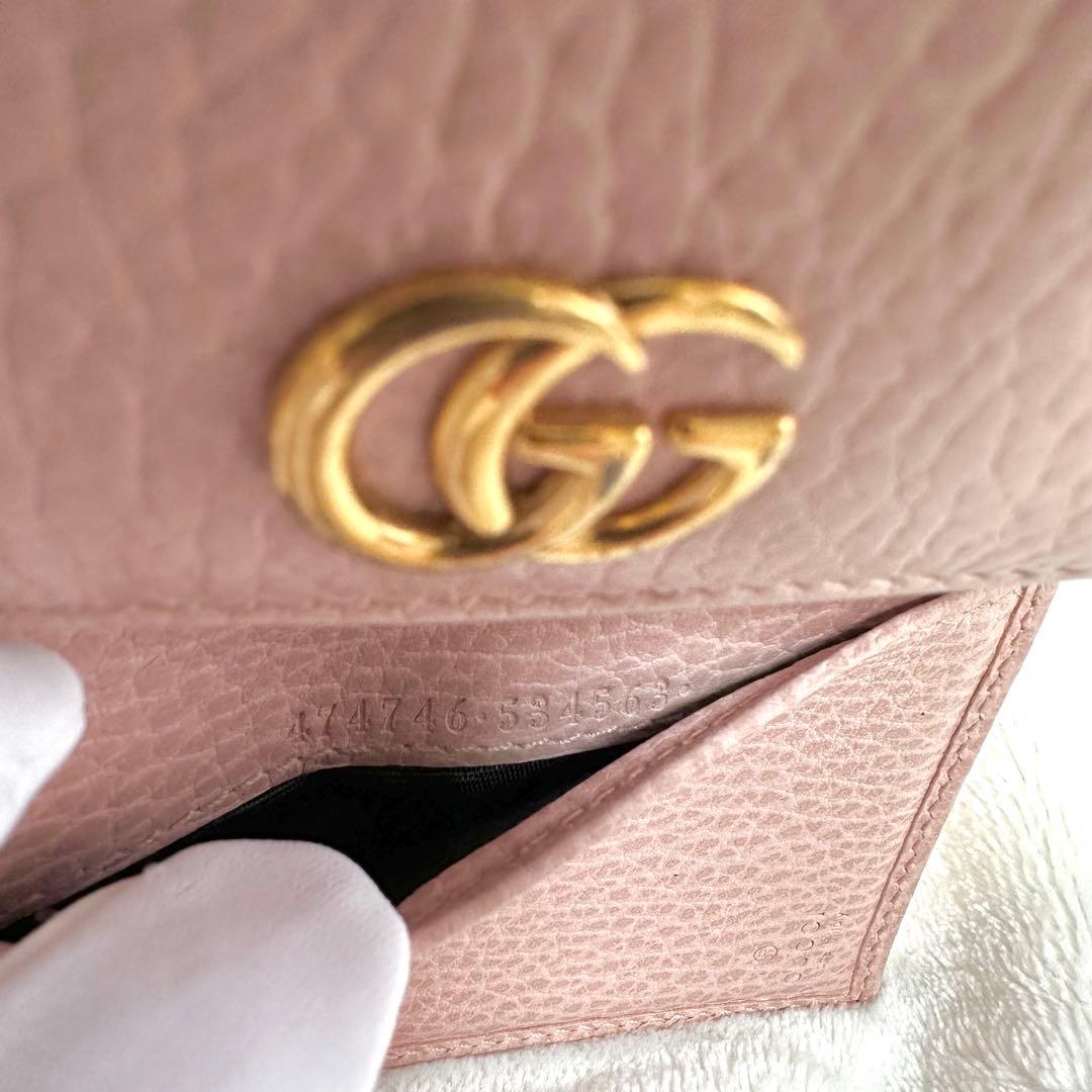GUCCI ロゴ ピンクレザー三つ折り財布