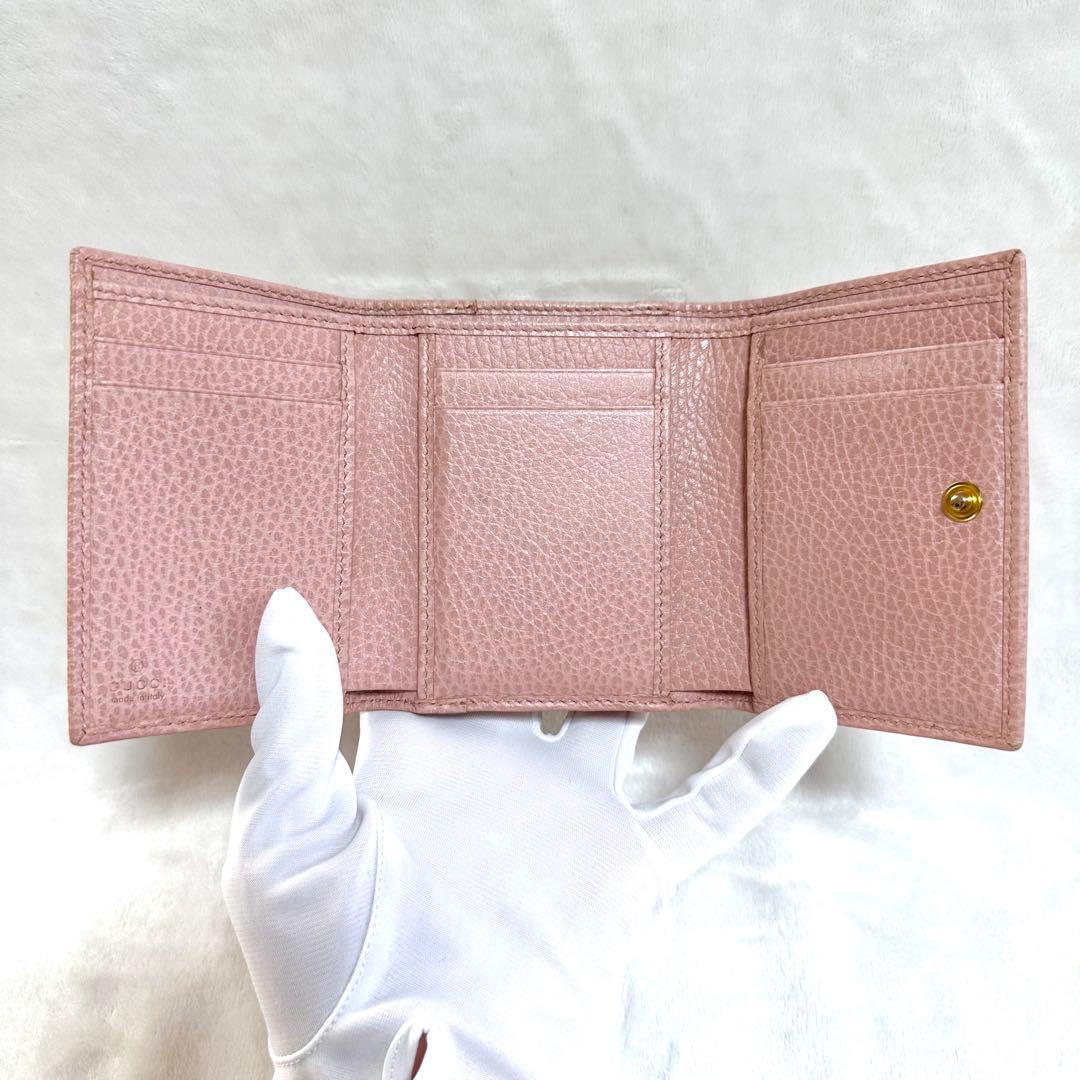 GUCCI ロゴ ピンクレザー三つ折り財布