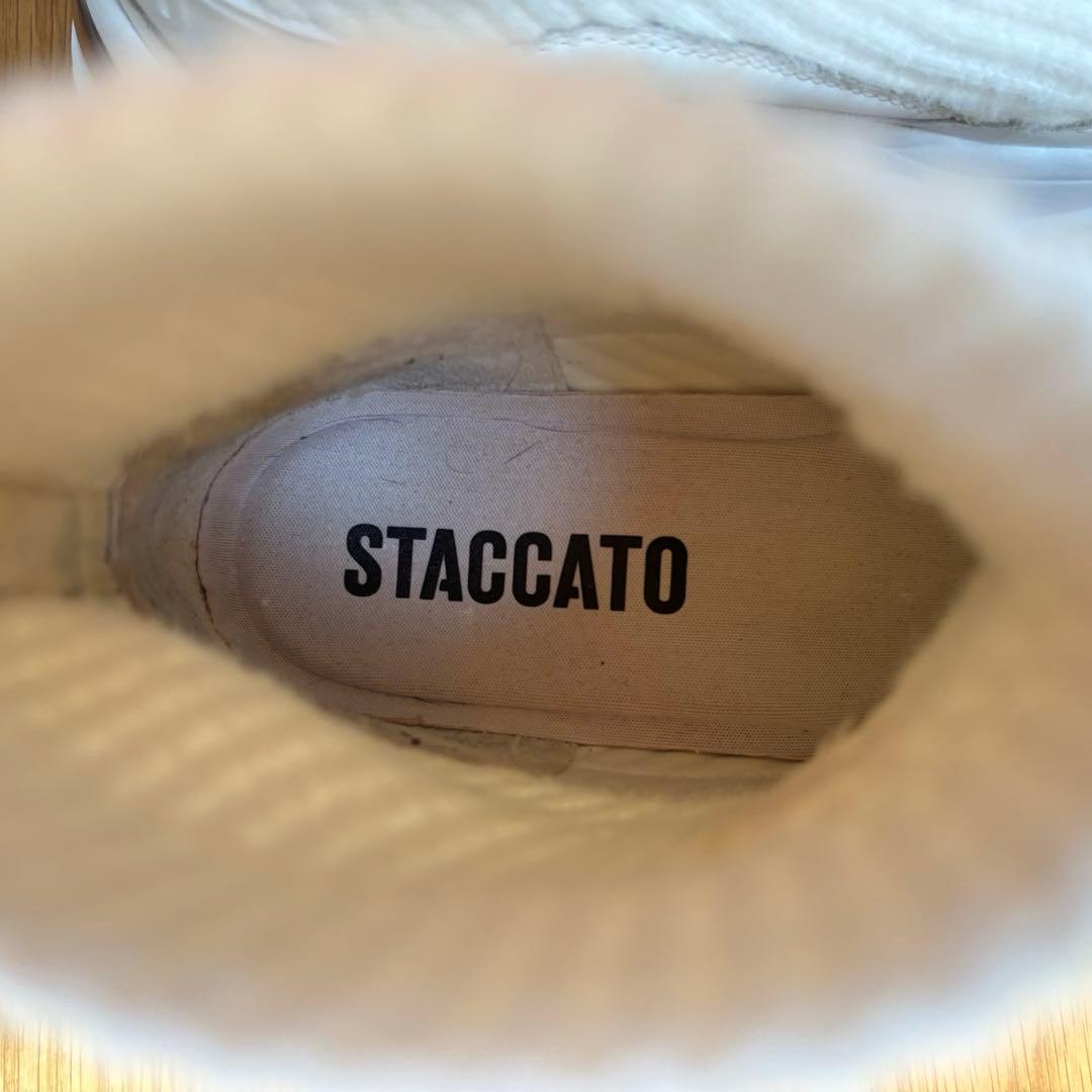 スタッカート 厚底ソックススニーカー 白 22.5cm
