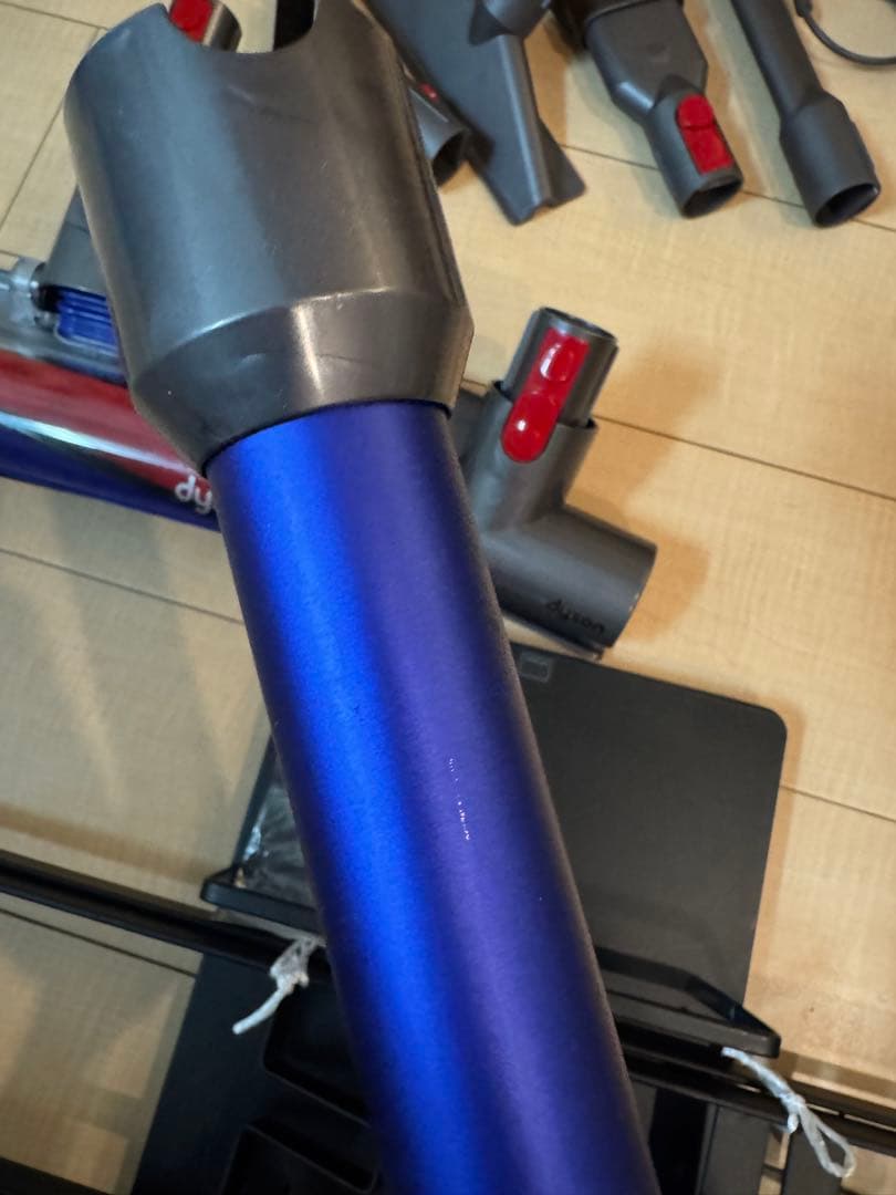 Dyson V7 fluffy towerスタンド、バッテリー交換済み