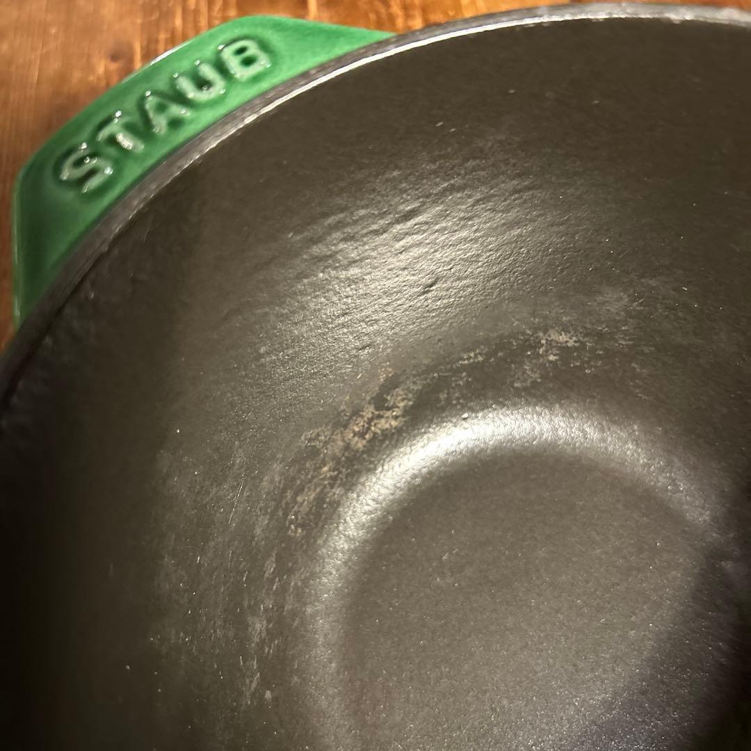 STAUB 16センチ鍋（バジルグリーン）