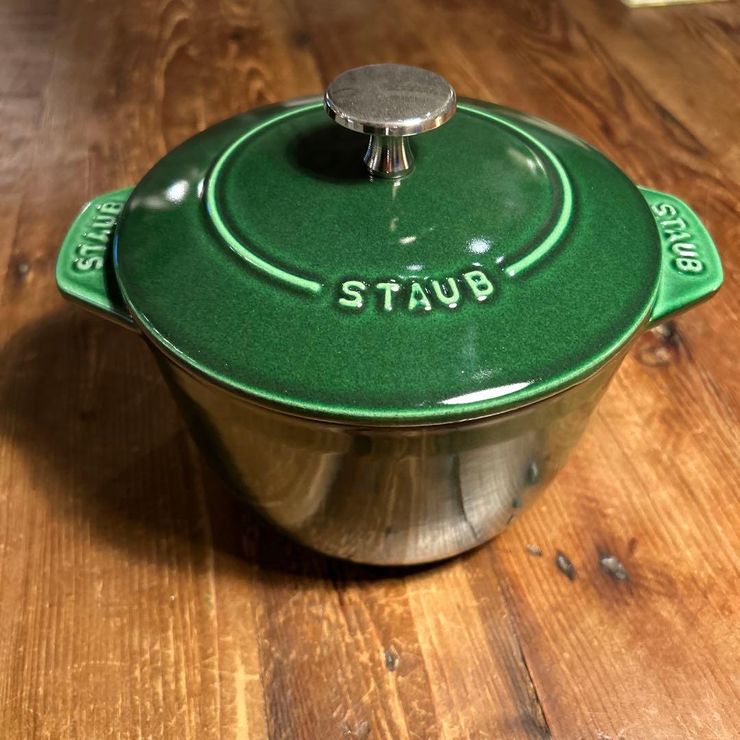 STAUB 16センチ鍋（バジルグリーン）