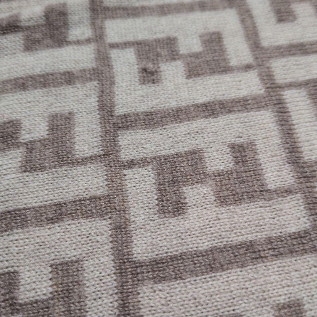 Fendi マフラー ロゴ