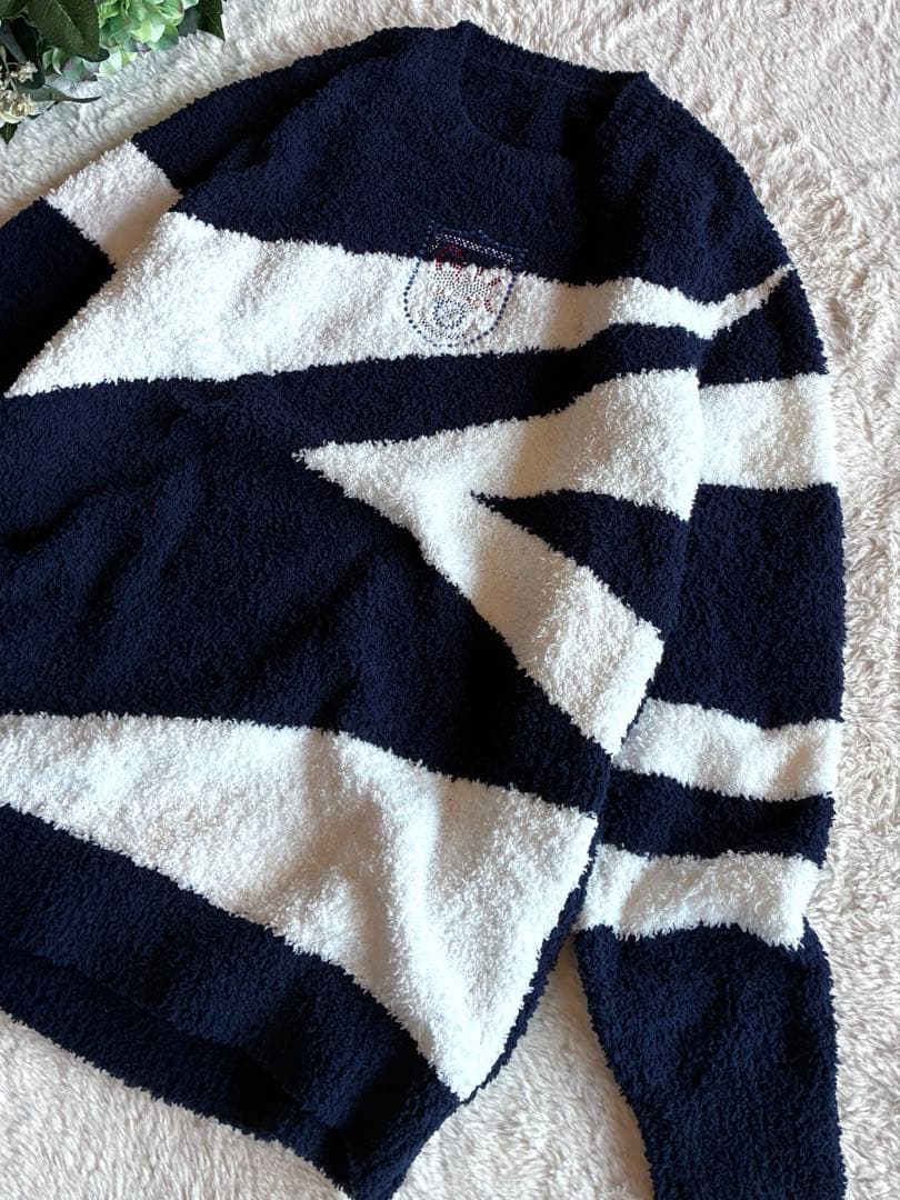 新品タグ付 伊太利屋 ボアニット 大きめ プルオーバーストーン刺繍ロゴ入り日本製