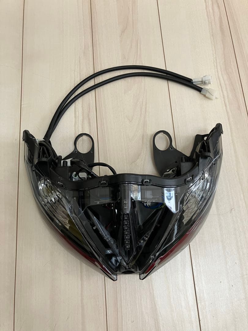 ヤマハ　シグナス　グリファス　テールライト　テールレンズ　ブレーキランプ