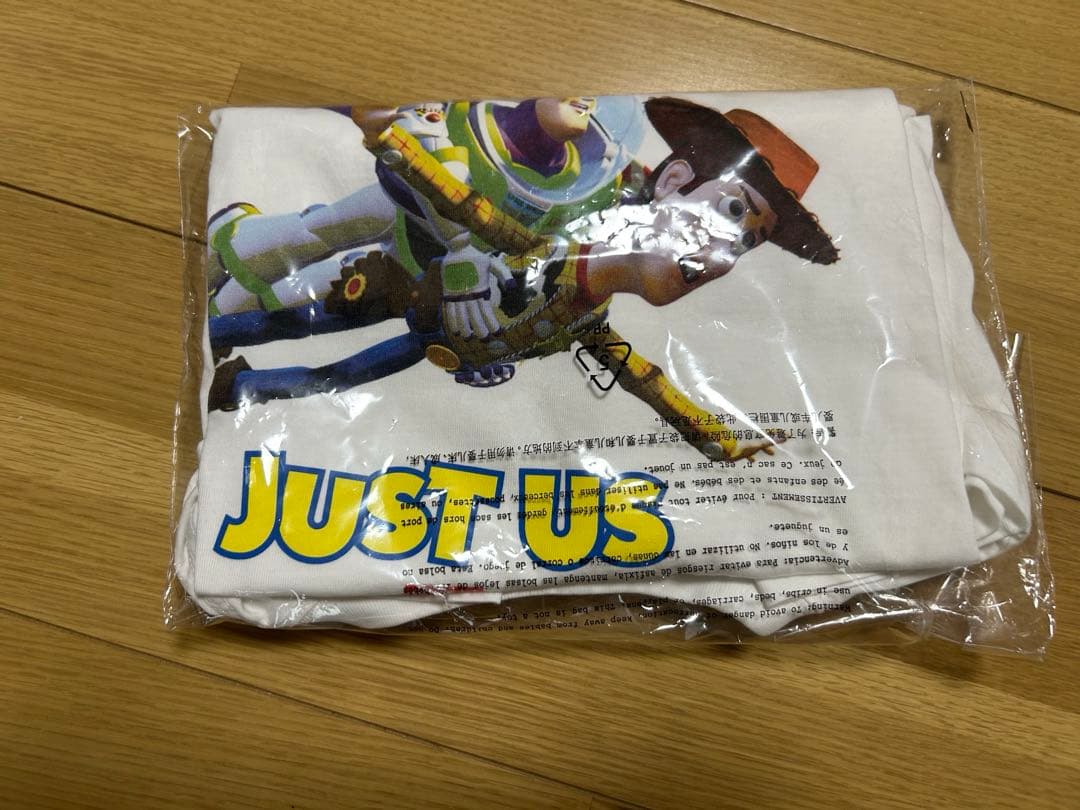 トップス Kith Pixar Just Us Flying Vintage Tee