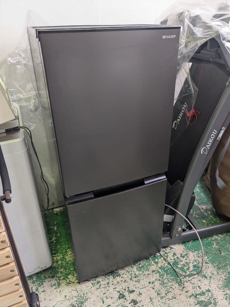 【超美品】SHARP ブラック冷蔵庫　SJ-D15K-H 2024年製152L