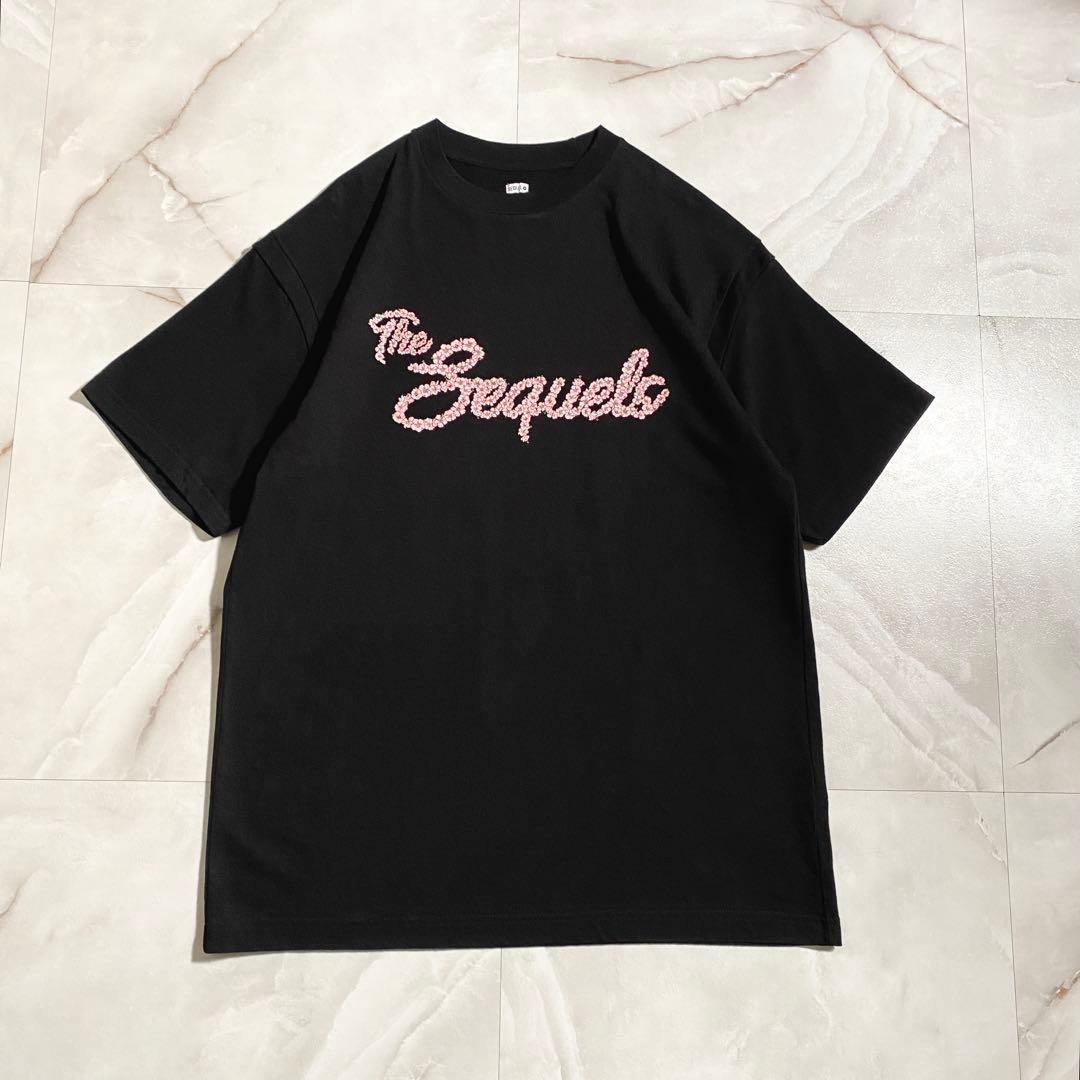 A19070 極美品 シークエル 23SS 花柄筆記体ロゴTシャツ 黒L