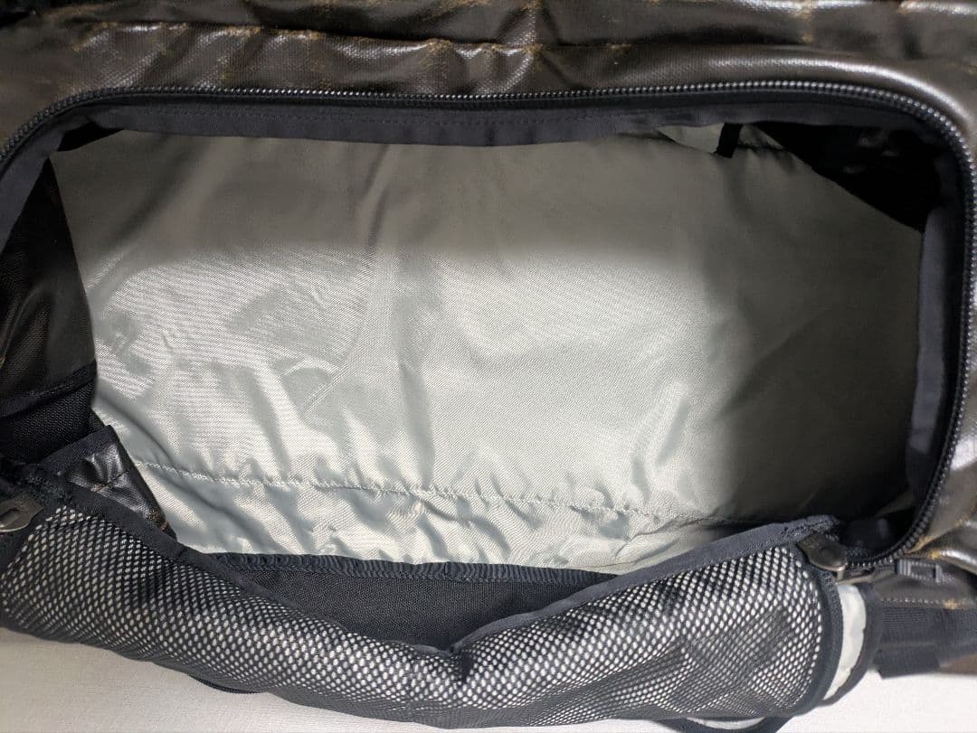 【週末セール】patagonia ブラックホール 70L