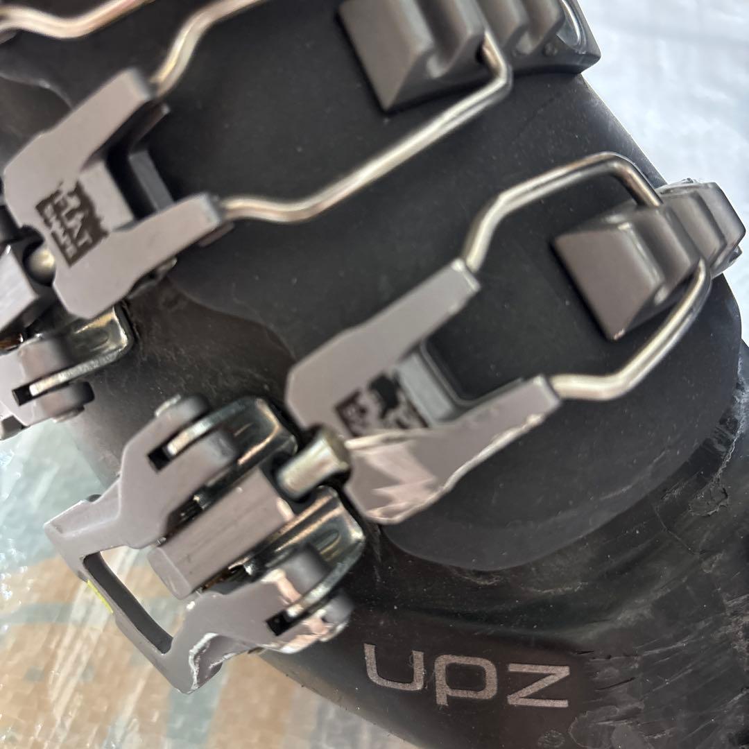 upz RC12アルペンスノーボードのブーツ