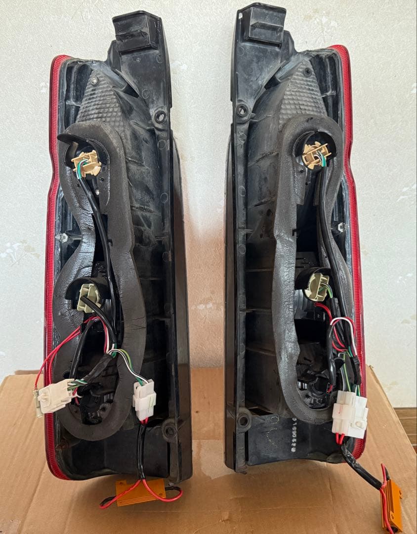 ハイエース　200系　LEDテールランプ ハイフラ対策済み