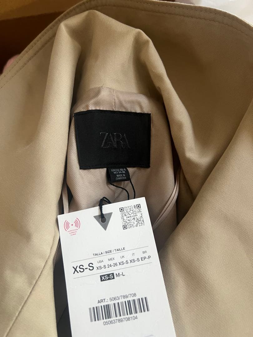 ZARA ショートトレンチコート
