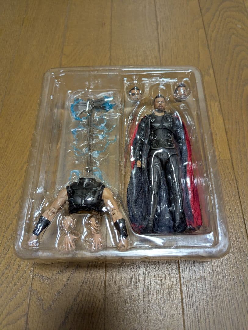 MAFEX AVENGERS INFINTY WAR THOR ソー フィギュア