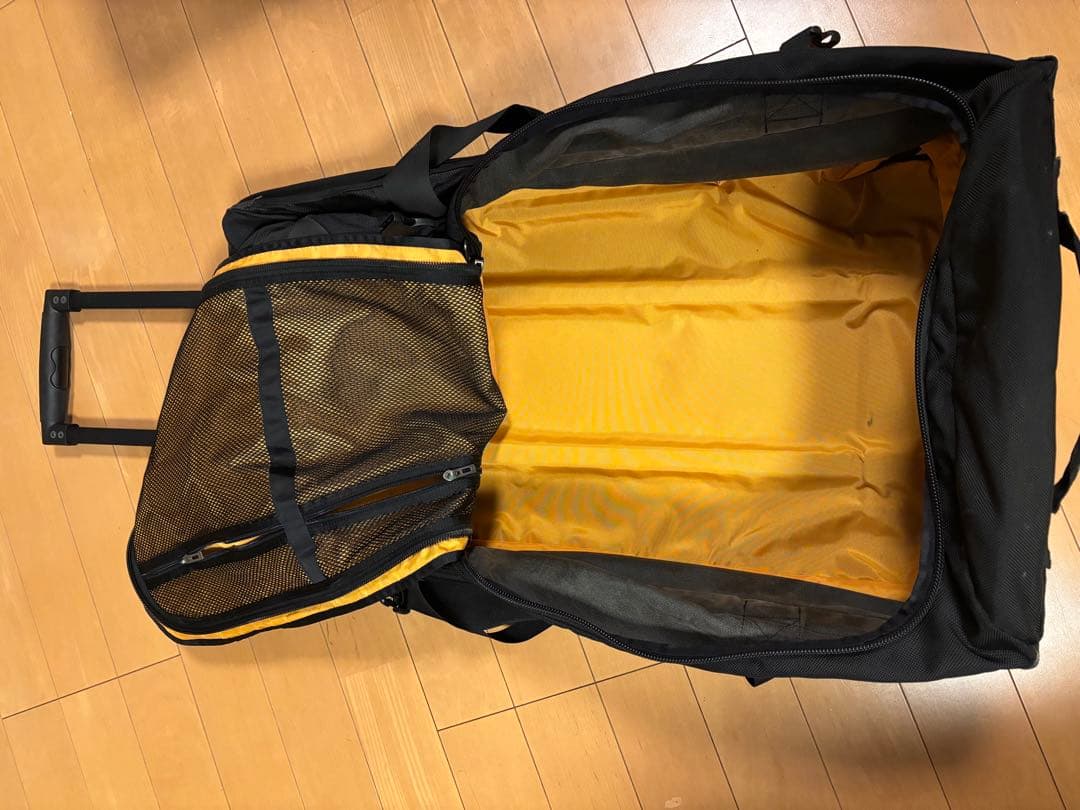 patagonia ブラック ボストンバッグ　キャリーバッグ　スーツケース　黒