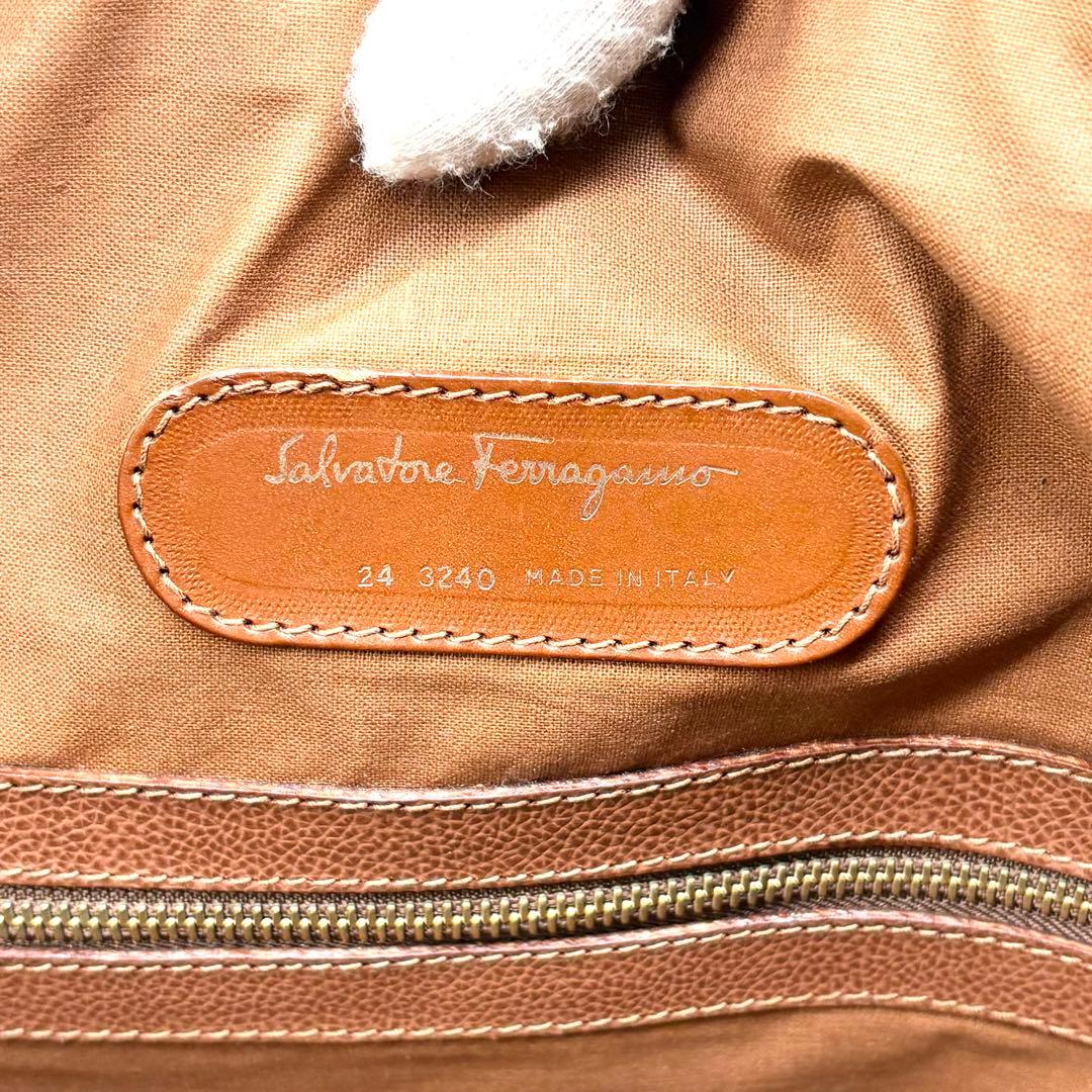【美品】サルヴァトーレフェラガモ 2way ボストンバッグ 大容量 レザー