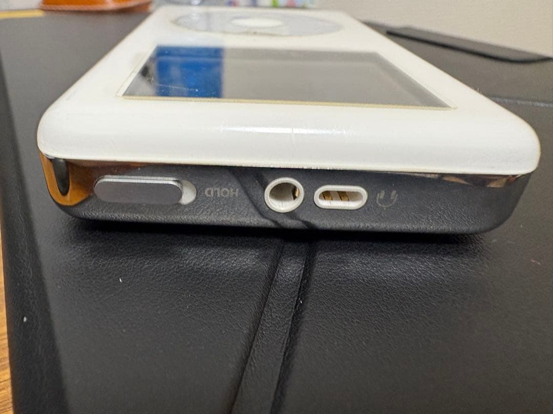 ポータブルプレーヤー Apple iPod classic plus belkin mic