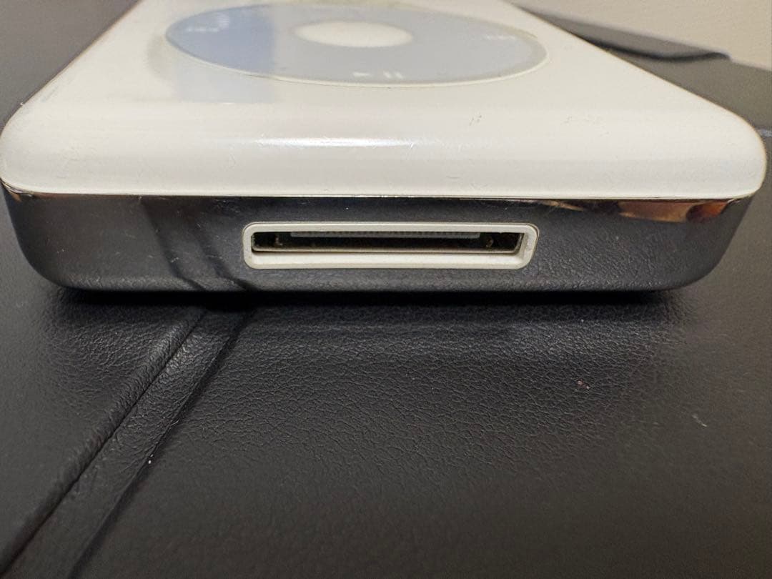 ポータブルプレーヤー Apple iPod classic plus belkin mic