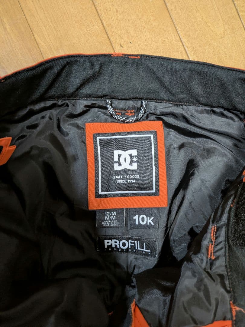 DC SHOES キッズ スノーボードウェア上下セット　120-140cm