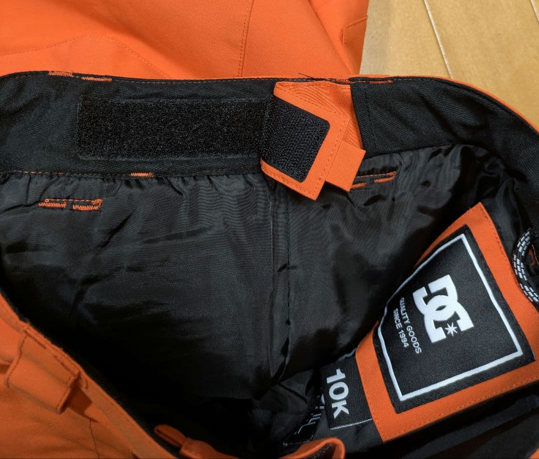 DC SHOES キッズ スノーボードウェア上下セット　120-140cm