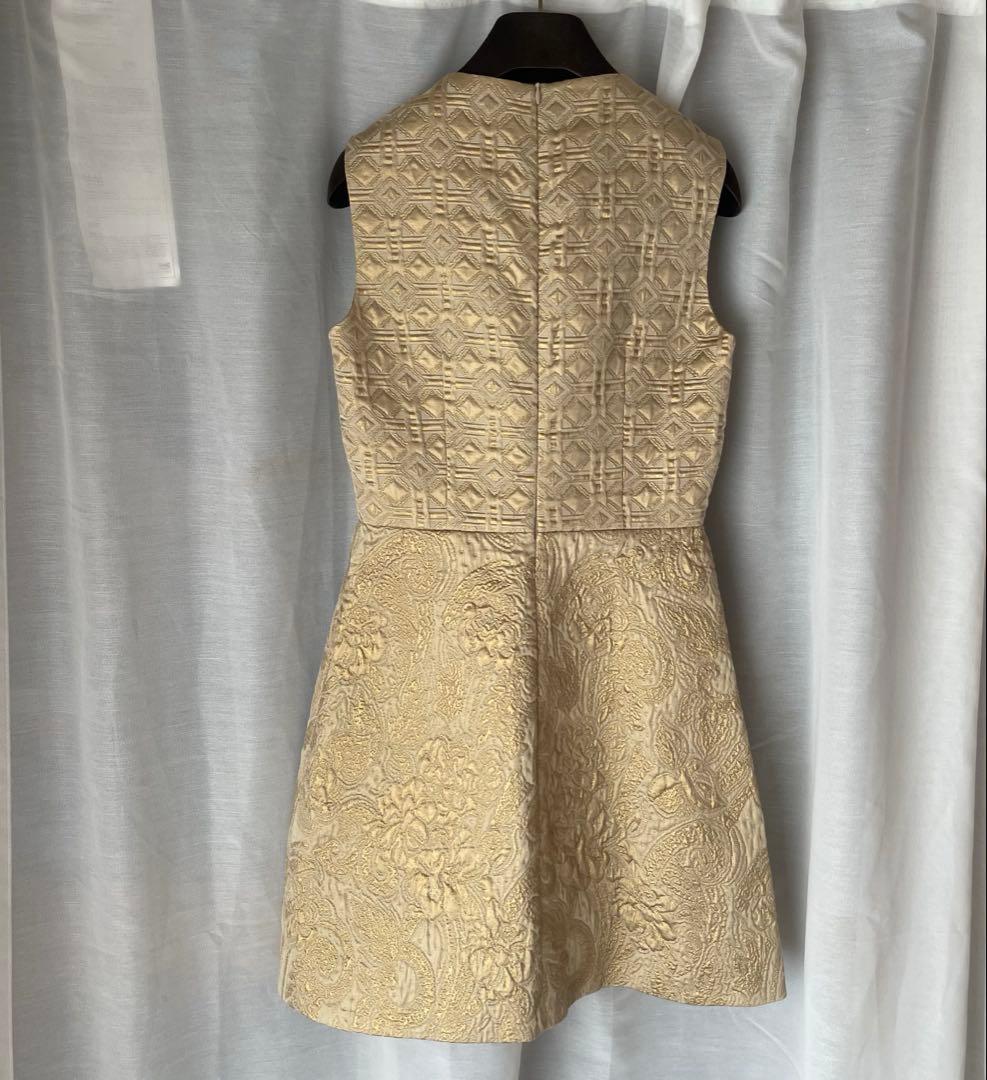 美品　レッド　ヴァレンティノ　希少刺繍ワンピース ゴールド 38 華やか