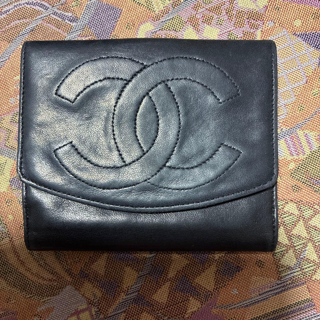 値下げです　CHANEL 二つ折　大きいココ　Wホック