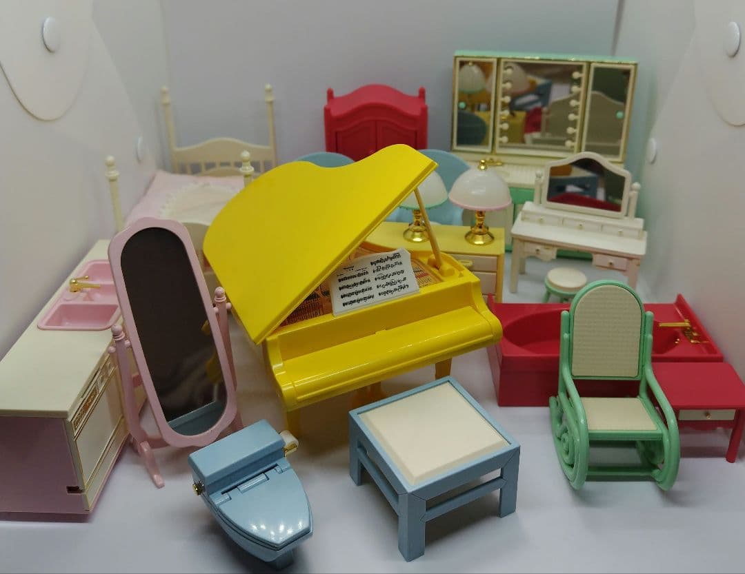 Tomy smaller s　ドールハウスミニチュア家具日本製