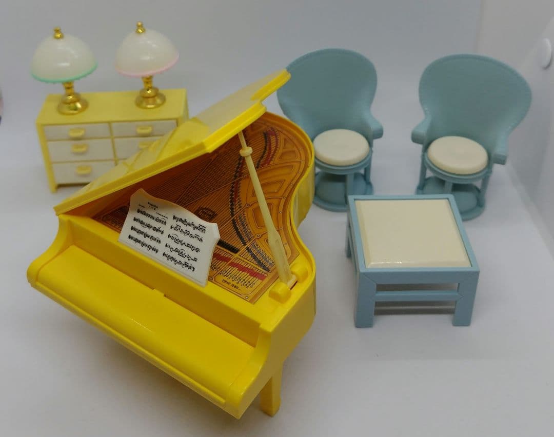 Tomy smaller s　ドールハウスミニチュア家具日本製