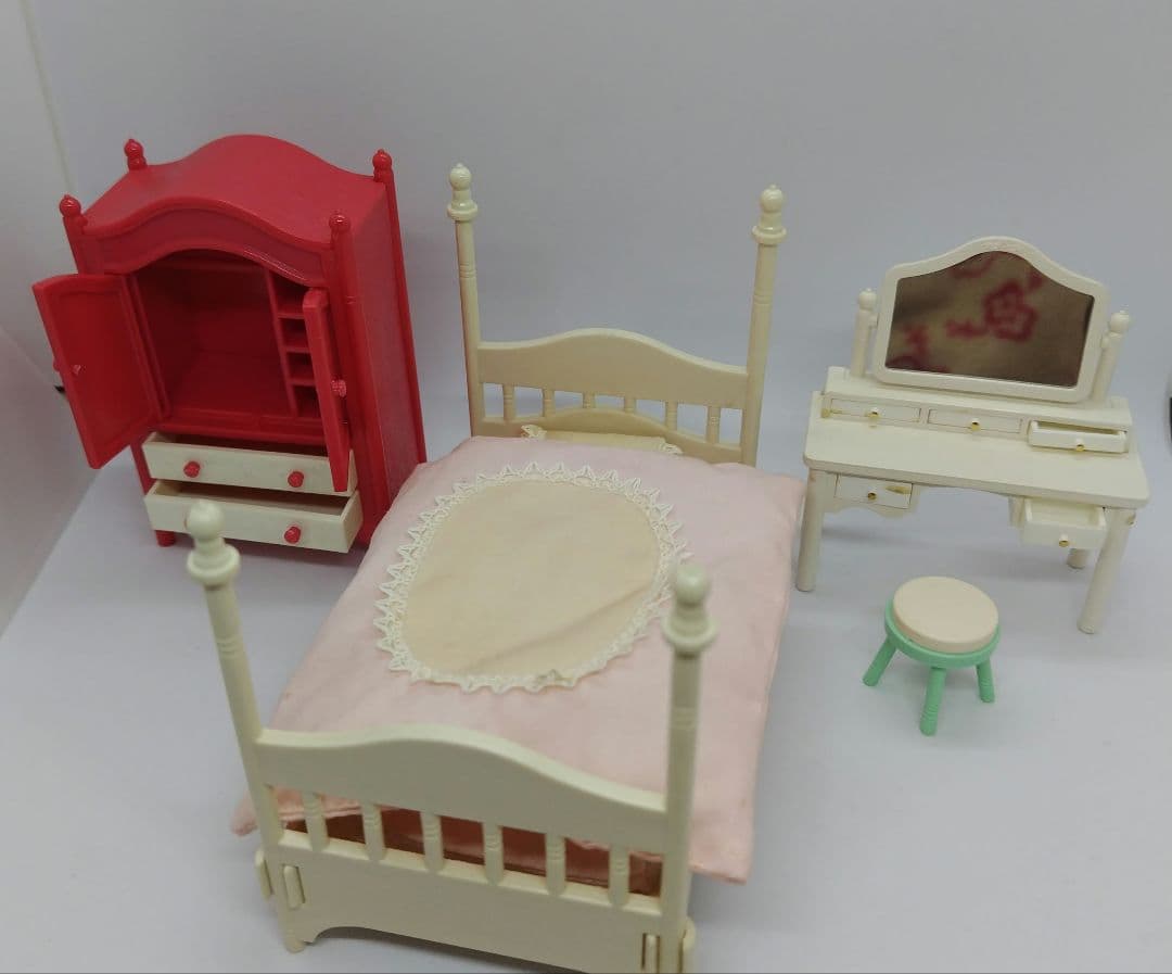 Tomy smaller s　ドールハウスミニチュア家具日本製